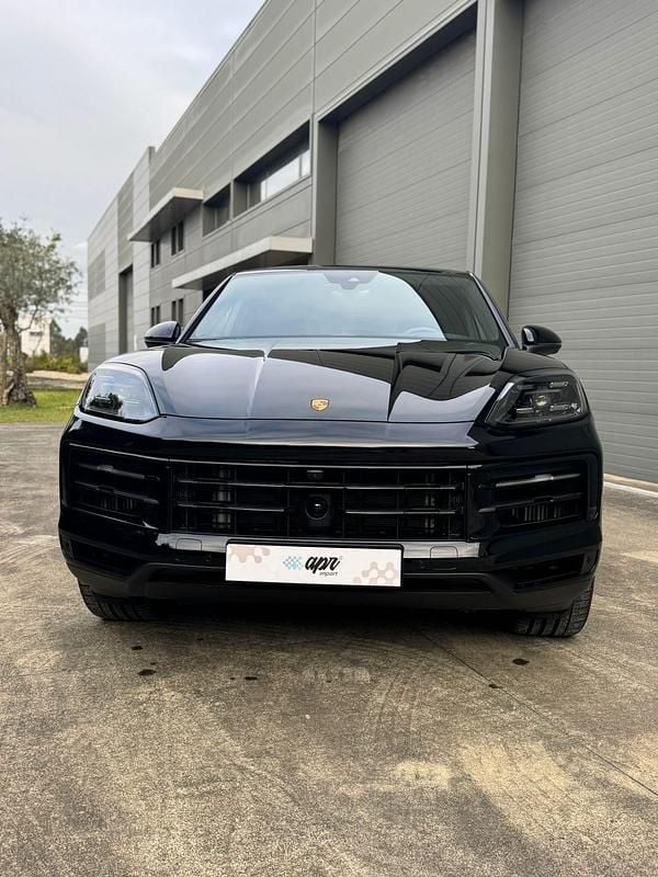 Usado Porsche Cayenne 470 HP (345 kW) 2024 Preto SUV