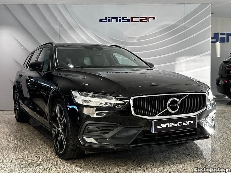 Preto Usado 2019 Volvo V60 Momentum Carrinha | € 24.900 (Caro) - Imagem 1/1