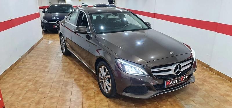 Castanho Usado 2018 Mercedes C160 Avantgarde Coupé | € 21.950 - Imagem 1/4