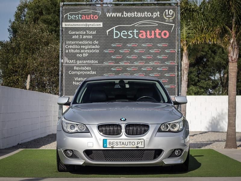 Cinza Usado 2008 BMW 520 Sport Line Sedan | € 11.999 (Preço justo) - Imagem 1/4