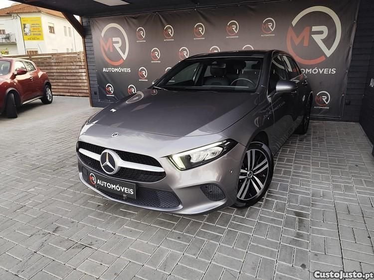 Cinza Usado 2020 Mercedes A250 Progressive Citadino | € 27.500 (Caro) - Imagem 1/1