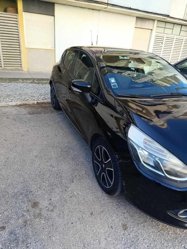 Preto Usado 2013 Renault Clio IV Citadino | € 8.000 (Preço justo) - Imagem 1/4