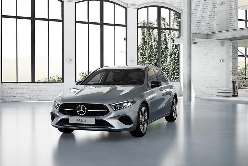 Prateado Novo 2025 Mercedes A250 Citadino | € 52.975 (Caro) - Imagem 1/4