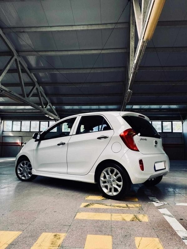 Branco Usado 2012 Kia Picanto Citadino | € 5.500 - Imagem 1/4