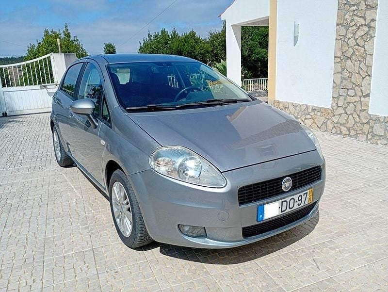 Usado 2007 Fiat Punto Sedan | € 2.500 (Preço justo) - Imagem 1/4