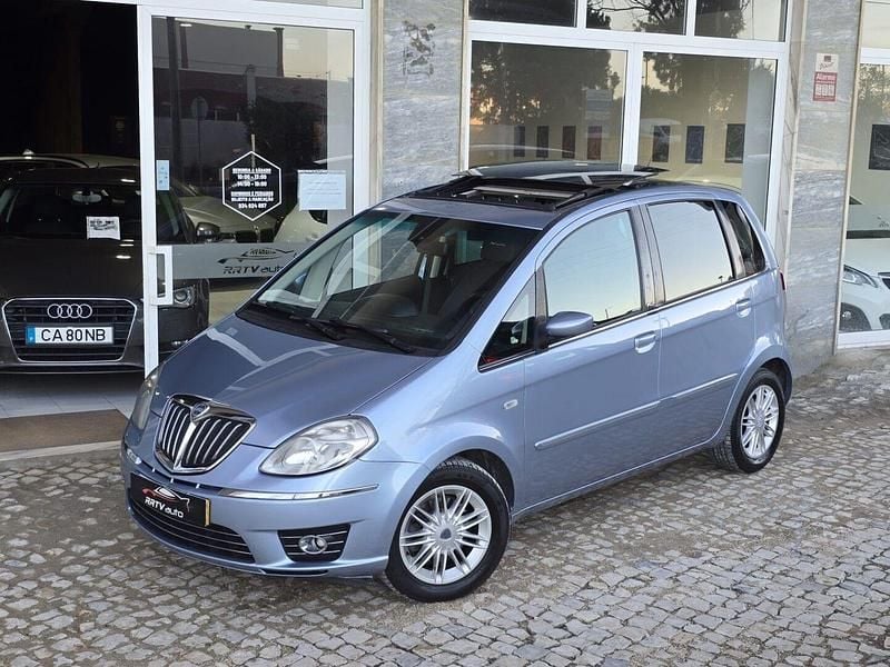 Azul Usado 2009 Lancia Musa Monovolume | € 5.950 - Imagem 1/4