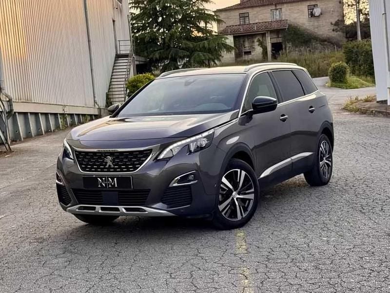 Cinza escuro Usado 2018 Peugeot 5008 GT-line Monovolume | € 23.500 (Preço justo) - Imagem 1/4