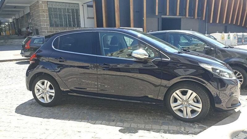 Usado 2018 Peugeot 208 Citadino | € 8.200 (Super Preço) - Imagem 1/3