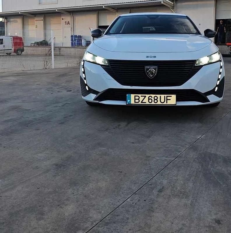 Branco Usado 2022 Peugeot 308 SW Carrinha | € 15.000 (Bom preço) - Imagem 1/4