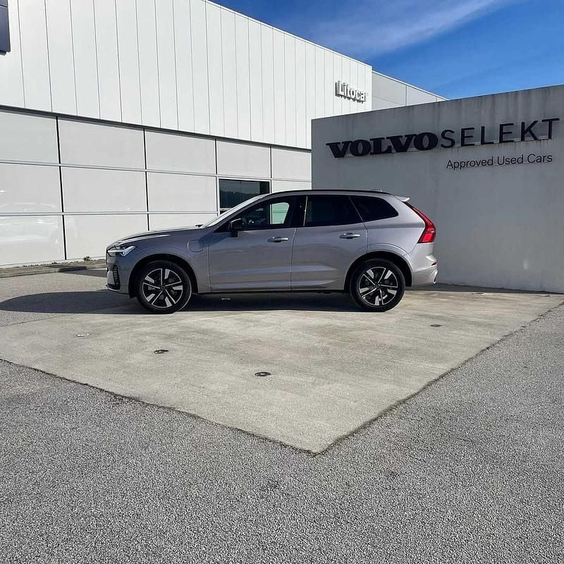 Usado Volvo XC60 349 HP (256 kW) 2026 Dourado SUV