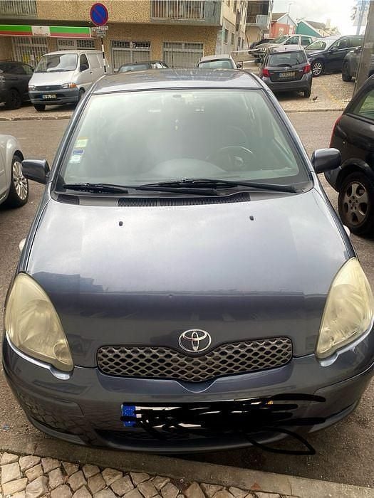 Usado 2004 Toyota Yaris Sedan | € 3.750 (Bom preço) - Imagem 1/4