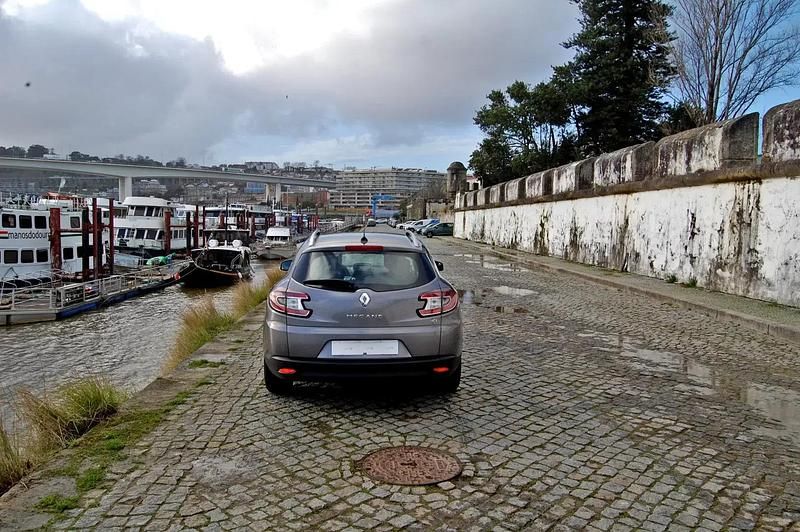 Usado Renault Mégane GrandTour Komfort 110 HP (80 kW) 2012 Cinza Carrinha