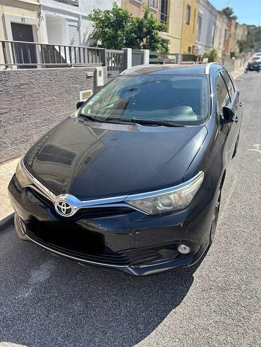 Usado 2016 Toyota Auris Sport Sedan | € 12.000 (Preço justo) - Imagem 1/4