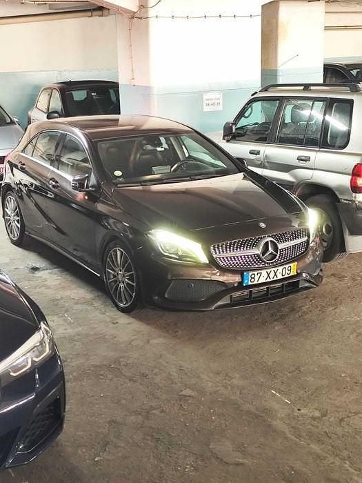 Usado Mercedes A180 AMG line 109 HP (80 kW) 2015 Sedan