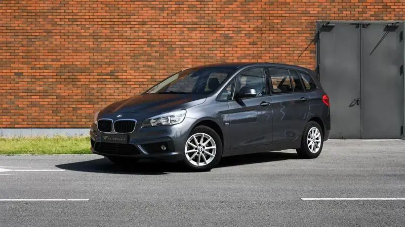 Cinzento Usado 2017 BMW 216 Gran Tourer Sport Line Monovolume | € 18.000 (Preço justo) - Imagem 1/4