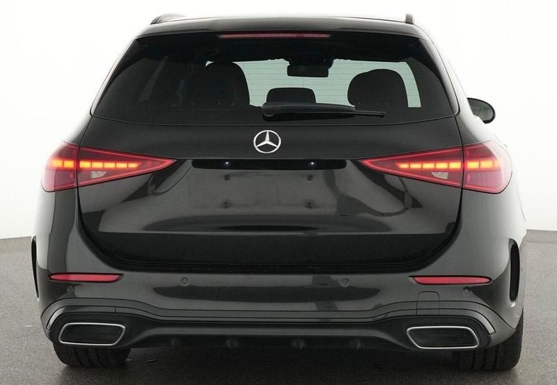 Usado Mercedes C200 AMG line 150 HP (110 kW) 2022 Preto Carrinha