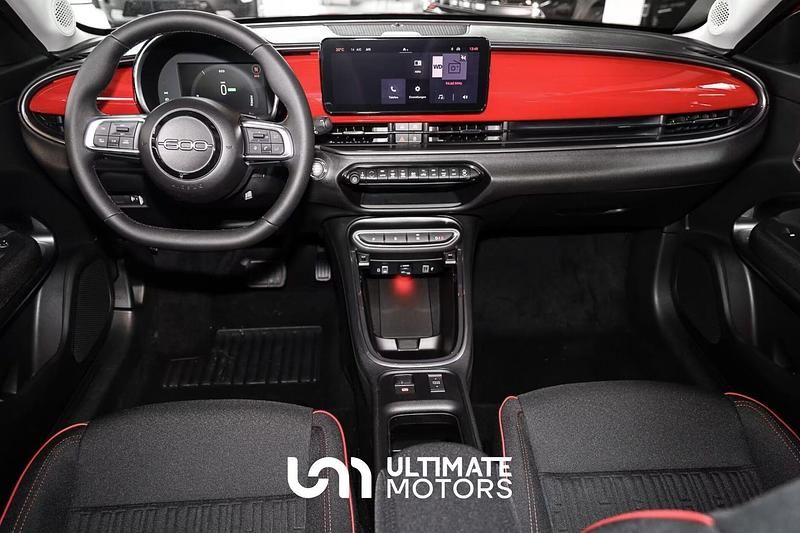 Usado Fiat 600 Red 114 kW (156 HP) 2025 Vermelho SUV
