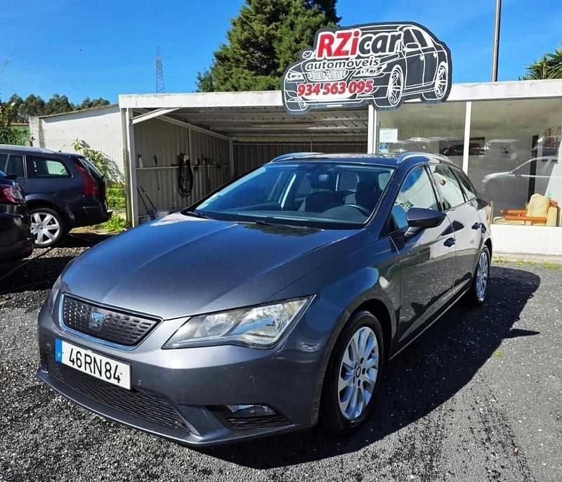 Usado Seat Leon ST 110 HP (80 kW) 2016 Antracite Carrinha