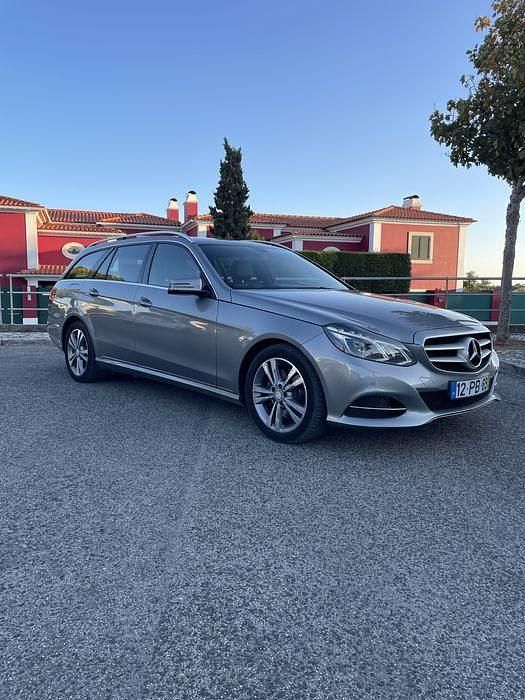 Usado 2014 Mercedes E300 Sedan | € 17.500 - Imagem 1/4