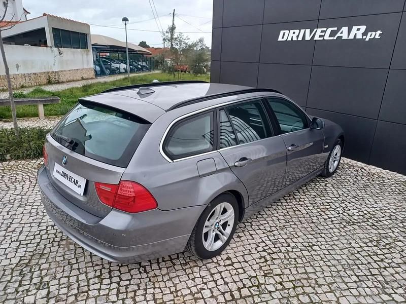 Usado BMW 318 143 HP (105 kW) 2010 Cinza Carrinha