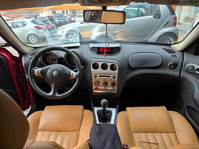 Usado Alfa Romeo 156 110 HP (80 kW) 2003 Vermelho