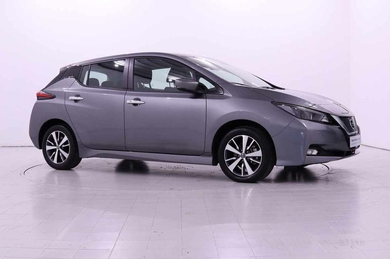 Nuevo gris/negro Usado 2022 Nissan Leaf Acenta Citadino | € 19.690 (Preço justo) - Imagem 1/4