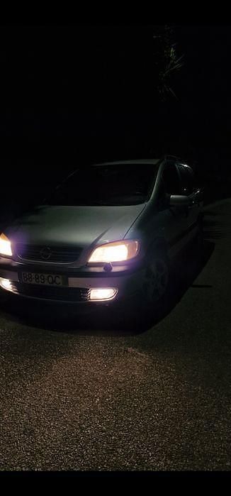 Usado 2000 Opel Zafira Sedan | € 1.400 - Imagem 1/4