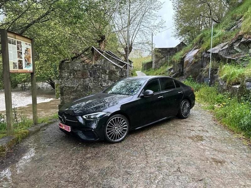 Preto Usado 2023 Mercedes C200 AMG line | € 57.500 - Imagem 1/3