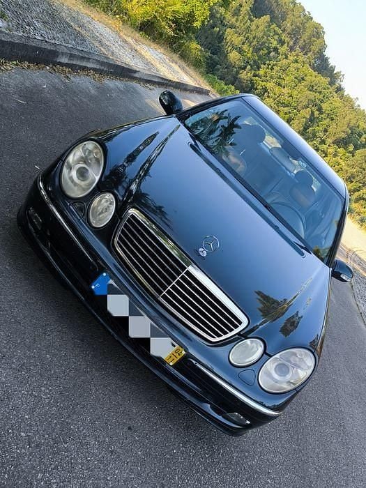 Usado 2004 Mercedes E320 Avantgarde Sedan | € 8.499 - Imagem 1/4