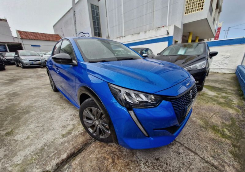 Azul Usado 2022 Peugeot e-208 Citadino | € 21.600 (Preço justo) - Imagem 1/4
