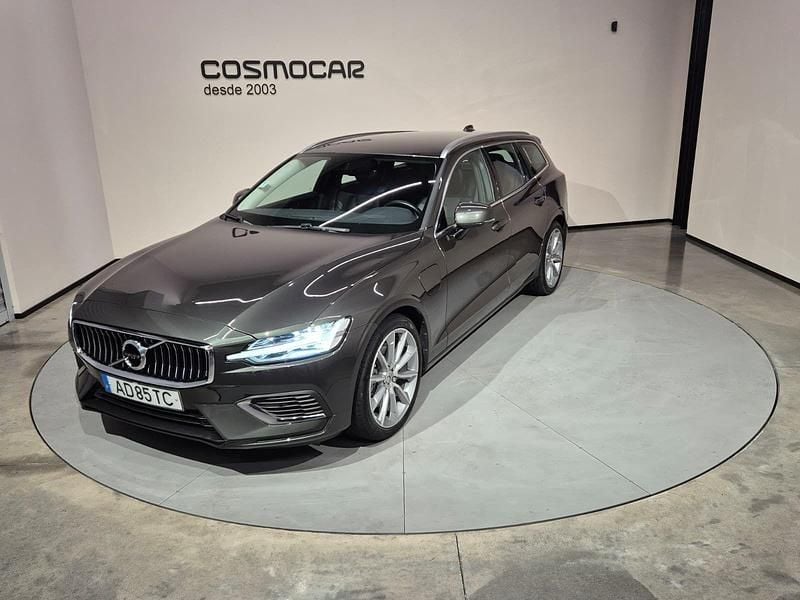 Cinza Usado 2020 Volvo V60 Inscription Carrinha | € 27.400 (Bom preço) - Imagem 1/4