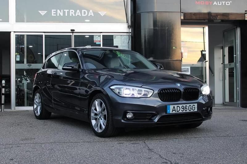 Usado BMW 116 Sport Line 116 HP (85 kW) 2016 Cinzento Citadino