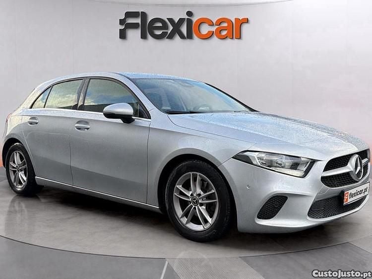 Cinza Usado 2019 Mercedes A160 Style | € 21.990 (Preço justo) - Imagem 1/1