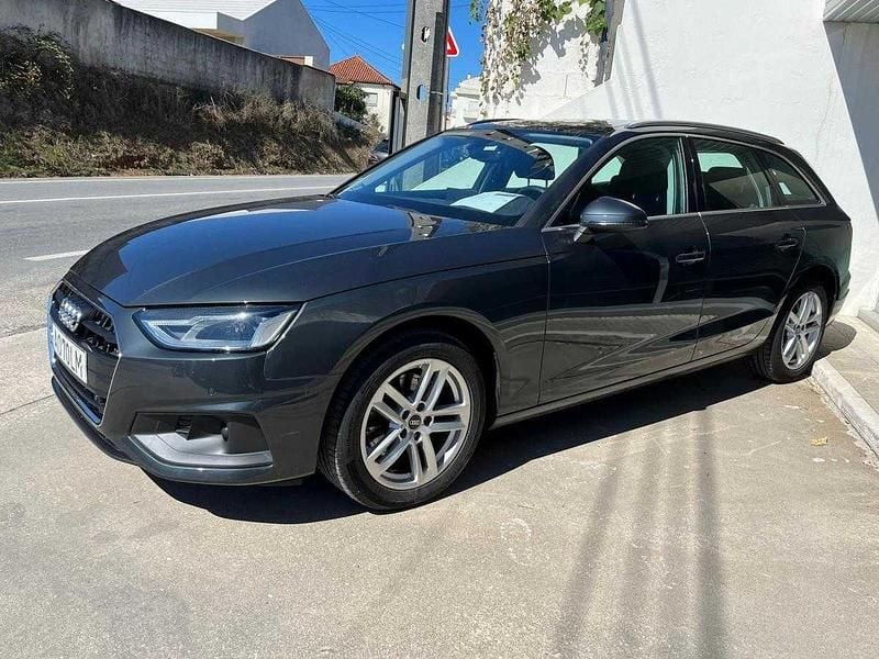 Cinzento Usado 2022 Audi A4 S-Line Carrinha | € 24.300 (Preço justo) - Imagem 1/4