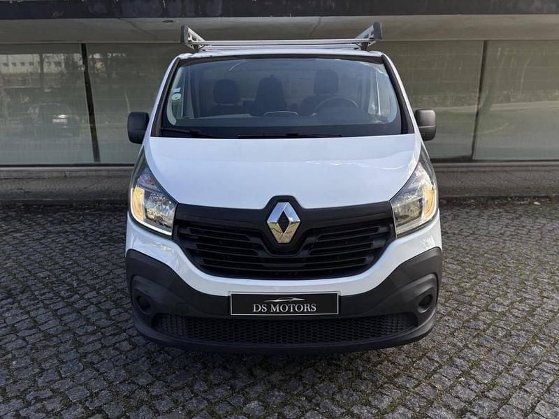 Usado Renault Trafic 115 HP (84 kW) 2015 Branco Monovolume