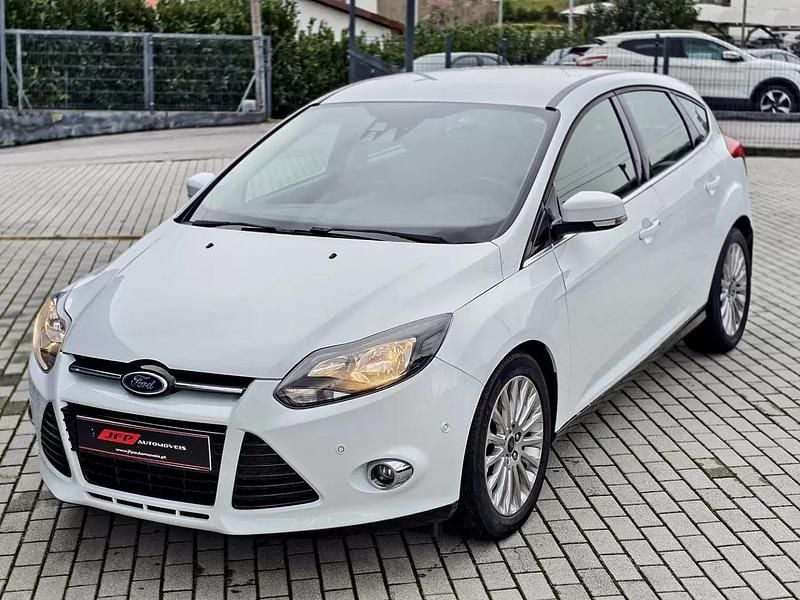 Usado Ford Focus Titanium 125 HP (91 kW) 2015 Branco Citadino