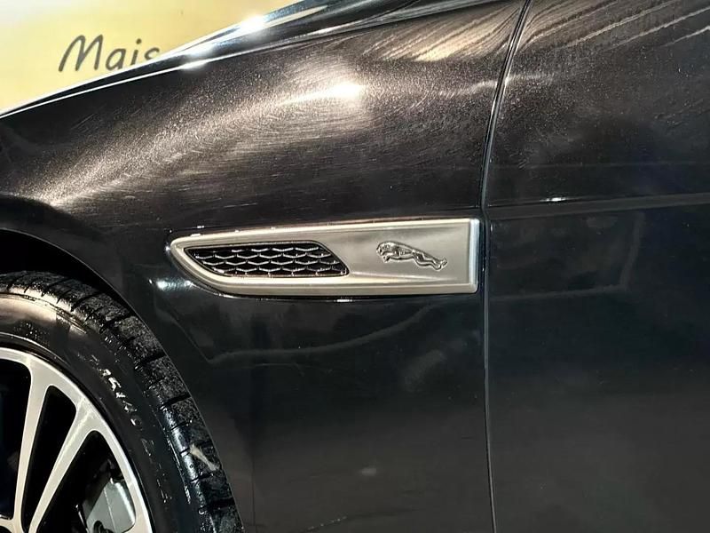 Usado Jaguar XF Sportbrake R-Dynamic 204 HP (150 kW) 2022 Preto Carrinha
