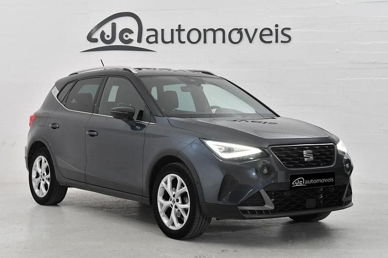 Cinza Usado 2023 Seat Arona FR SUV | € 18.700 (Preço justo) - Imagem 1/4