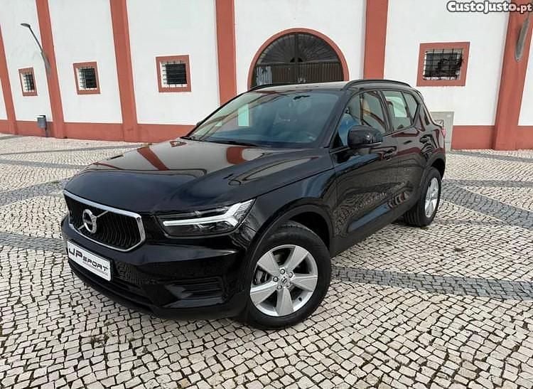 Preto Usado 2019 Volvo XC40 Momentum SUV | € 27.900 (Preço justo) - Imagem 1/1
