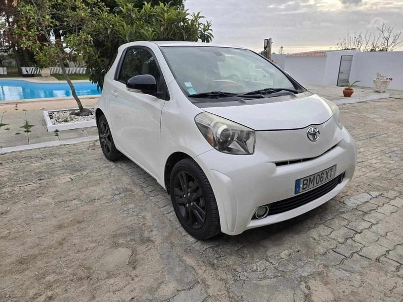 Branco Usado 2012 Toyota iQ Citadino | € 10.950 - Imagem 1/4