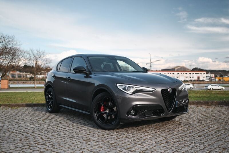 Cinza Usado 2018 Alfa Romeo Stelvio Super SUV | € 28.990 (Caro) - Imagem 1/4