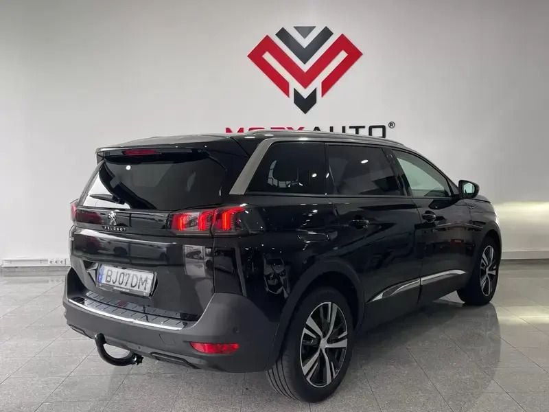 Usado Peugeot 5008 Allure 130 HP (95 kW) 2021 Preto Monovolume