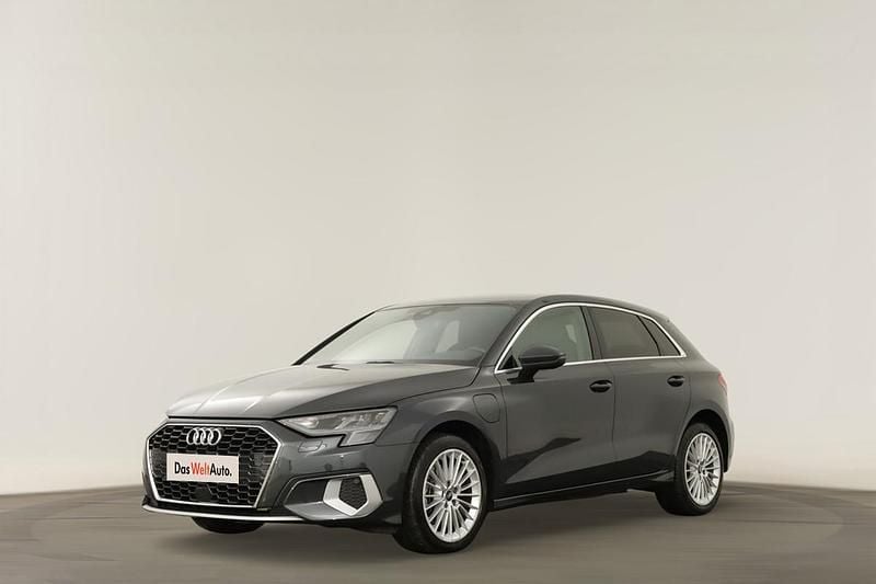 Usado Audi A3 Sportback e-tron Advanced 150 HP (110 kW) 2024 Cinzento Citadino