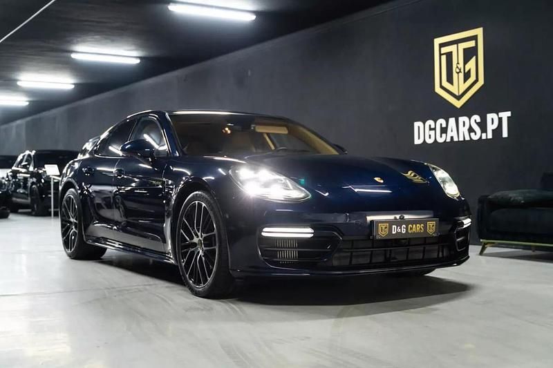 Azul Usado 2021 Porsche Panamera Sedan | € 95.900 (Preço justo) - Imagem 1/4