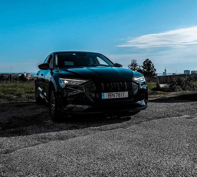 Preto Usado 2022 Audi e-tron SUV | € 37.900 (Caro) - Imagem 1/4