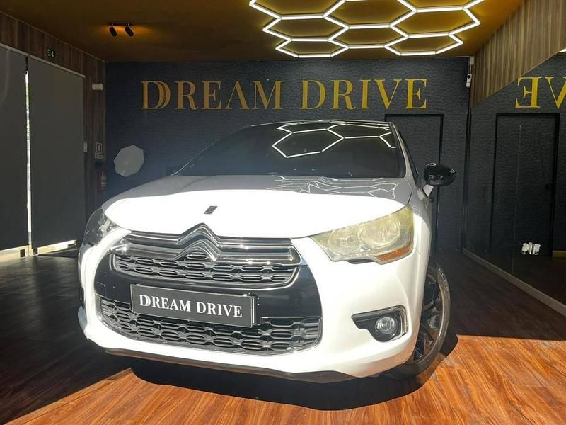 Branco Usado 2011 Citroën DS4 Citadino | € 8.999 - Imagem 1/4
