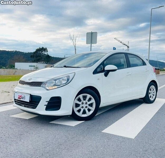 Branco Usado 2016 Kia Rio EX | € 9.900 (Bom preço) - Imagem 1/1
