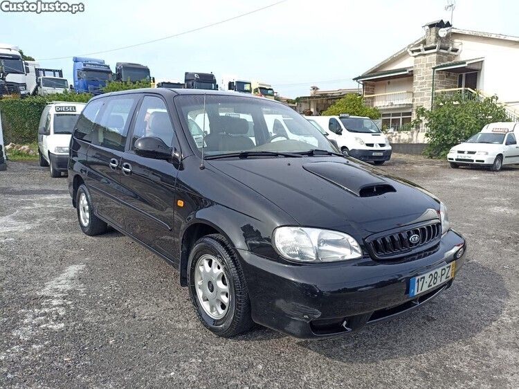 Preto Usado 2000 Kia Carnival Monovolume | € 3.990 - Imagem 1/1