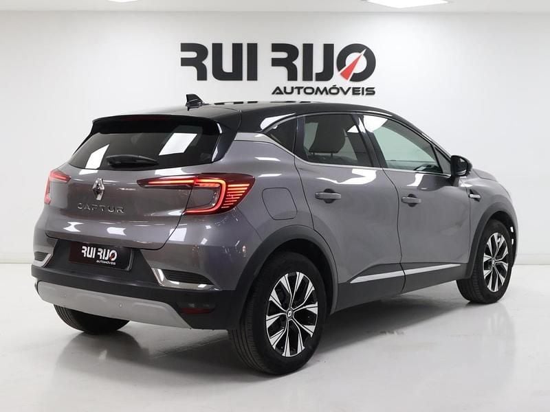 Usado Renault Captur Techno 90 HP (66 kW) 2023 Cinza SUV