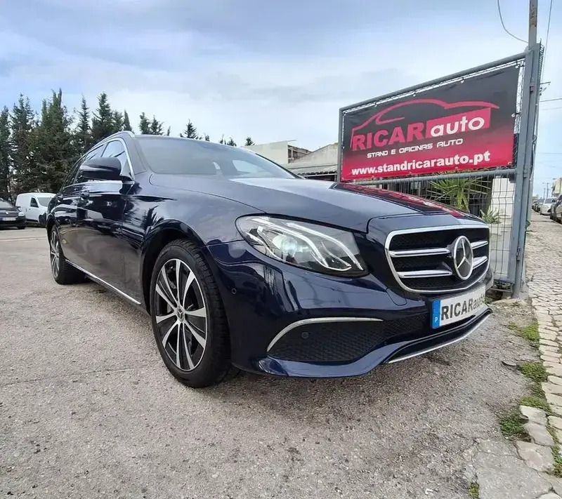 Azul Usado 2018 Mercedes E300 Avantgarde Carrinha | € 27.750 (Preço justo) - Imagem 1/4